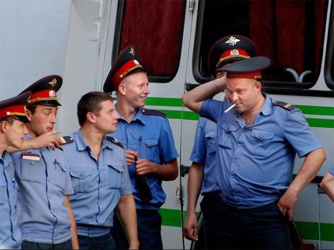 Наша милиция нас бережет (18 фото)