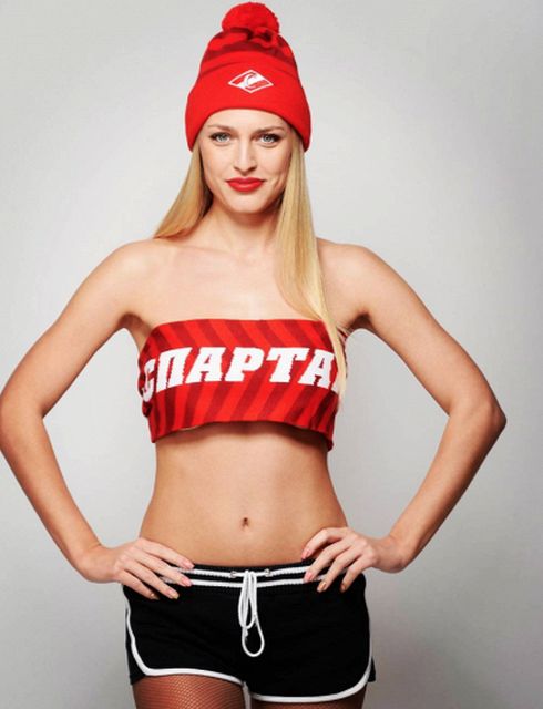 Девушки из групп поддержки SKA sisters и Spartak Angels