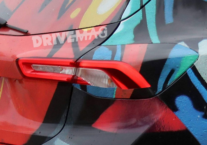 В сети появились неофициальные кадры нового Ford Focus В сети появились неофициальные кадры нового Ford Focus