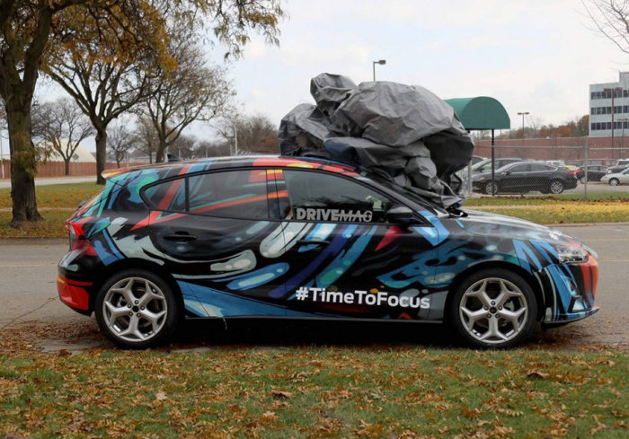 В сети появились неофициальные кадры нового Ford Focus В сети появились неофициальные кадры нового Ford Focus