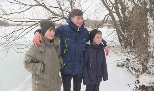 В Липецкой области школьник спас двух мальчиков, провалившихся под лед В Липецкой области школьник спас двух мальчиков, провалившихся под лед