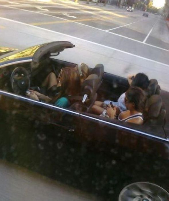 Женщины за рулем