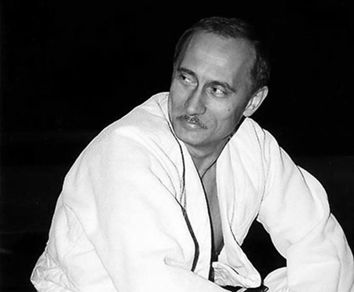 Сайт фанатов Путина с усами (43 фото)