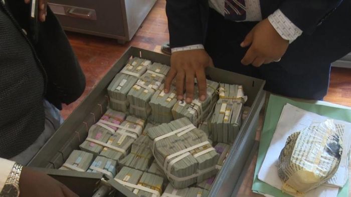 В Нигерии в нежилой квартире обнаружили 43 миллиона долларов