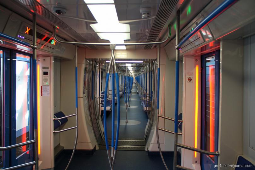 Все достоинства и недостатки нового поезда московского метро