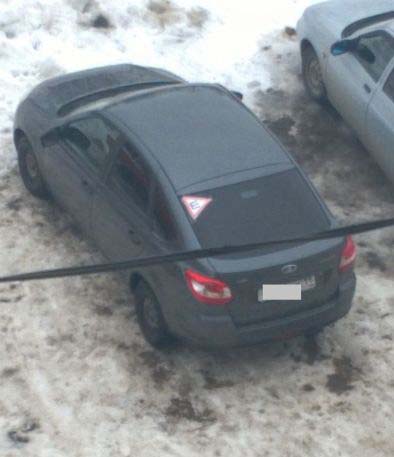 Автоприколы с наклейкой «Шипы»
