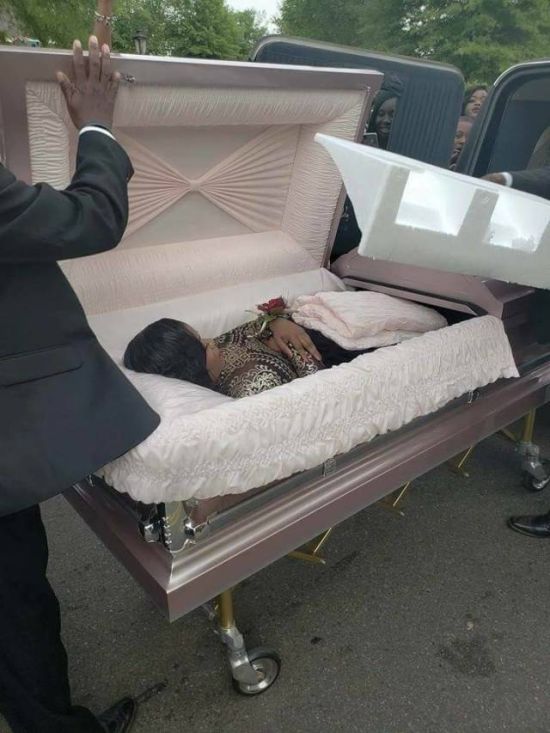 Эффектное появление на выпускном балу