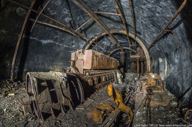 Прогулка по заброшенным подземным авиабазам Восточной Европы