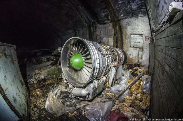Прогулка по заброшенным подземным авиабазам Восточной Европы