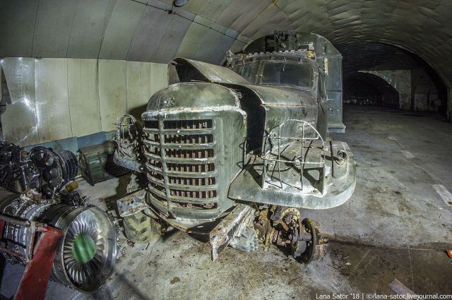 Прогулка по заброшенным подземным авиабазам Восточной Европы