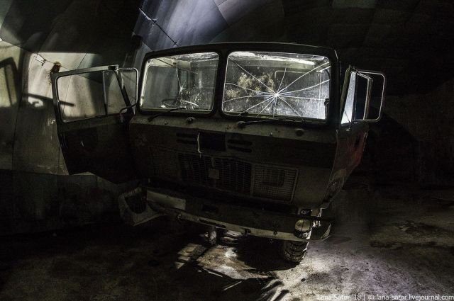 Прогулка по заброшенным подземным авиабазам Восточной Европы