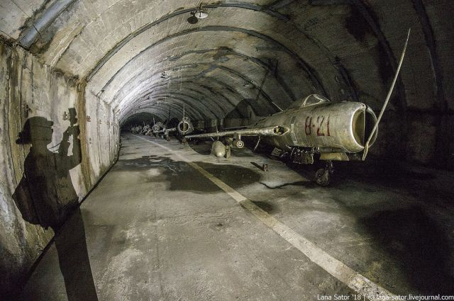 Прогулка по заброшенным подземным авиабазам Восточной Европы