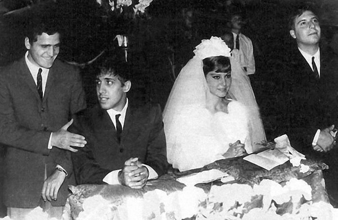 Адриано Челентано и Клаудия Мори: 50 лет вместе (18 фото) Адриано Челентано и Клаудия Мори: 50 лет вместе (18 фото)