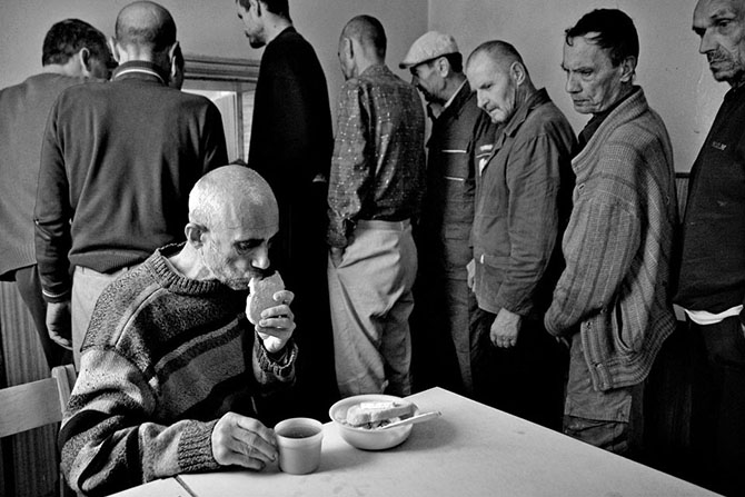 Шокирующие работы фотографа, жившего в психиатрической лечебнице