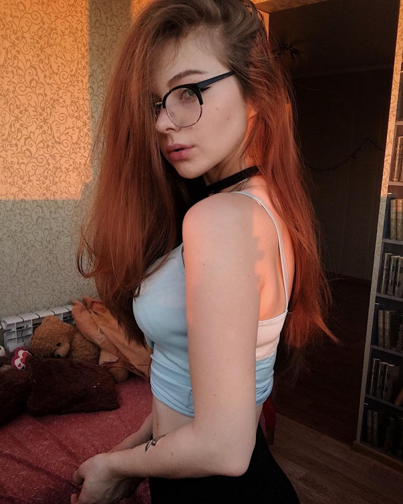Сексуальные девушки в очках