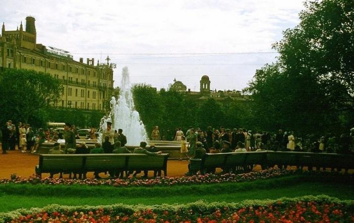 Цветные снимки Москвы 50-х годов (20 фото)