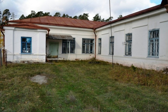 Сельская медицина: больница и машина скорой помощи в Измайловском городском поселении