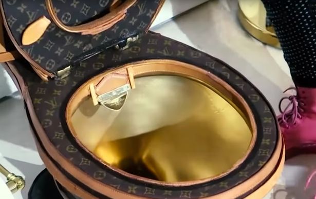В США выставлен на продажу «брендовый» золотой унитаз