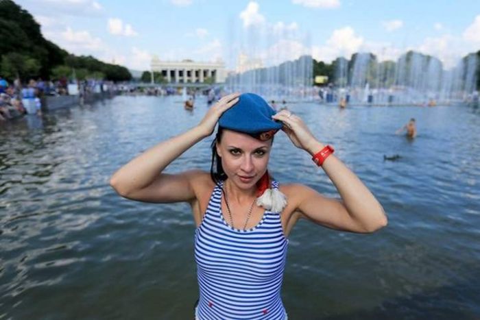 Очаровательные девушки в форме