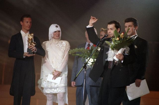 Снимки современных знаменитостей из 1990-х годов