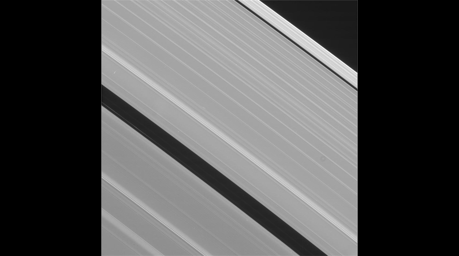 Мир простился с аппаратом Cassini