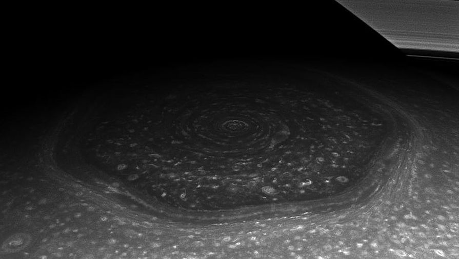 Мир простился с аппаратом Cassini