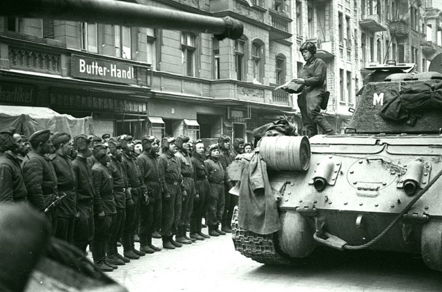 Интересные архивные фотографии: Берлин 1945 года Интересные архивные фотографии: Берлин 1945 года