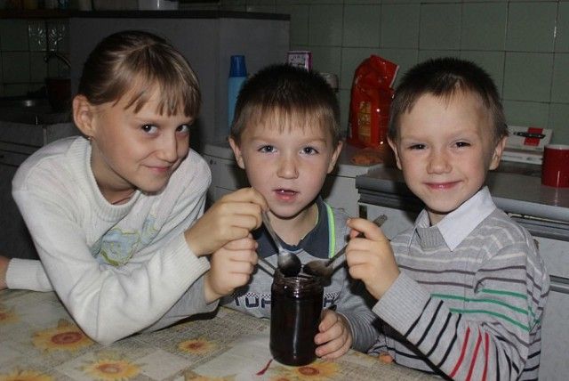 Отца-одиночку, воспитывающего пятерых детей, сняли с очереди на жилье