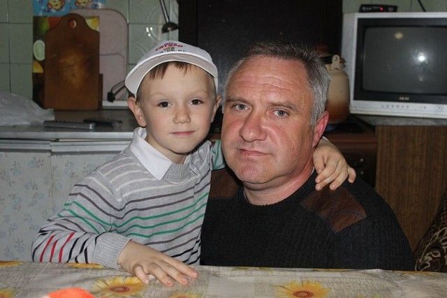 Отца-одиночку, воспитывающего пятерых детей, сняли с очереди на жилье