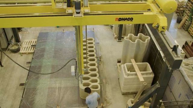 В Нидерландах установили мост, напечатанный на 3D-принтере