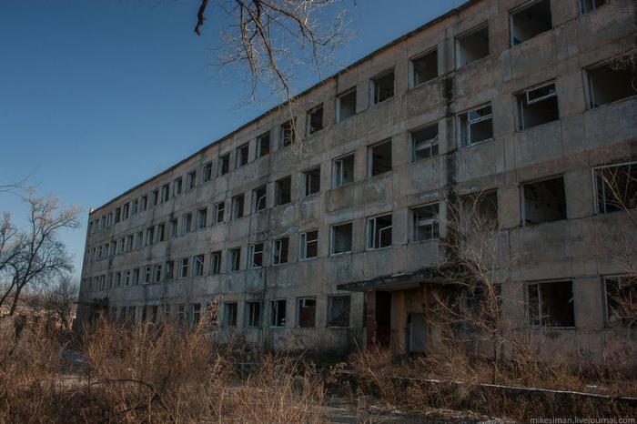 Заброшенный военный городок на границе с Китаем