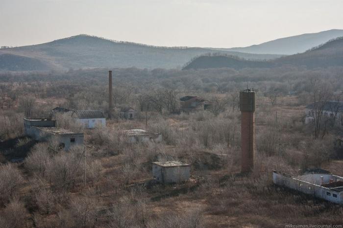 Заброшенный военный городок на границе с Китаем