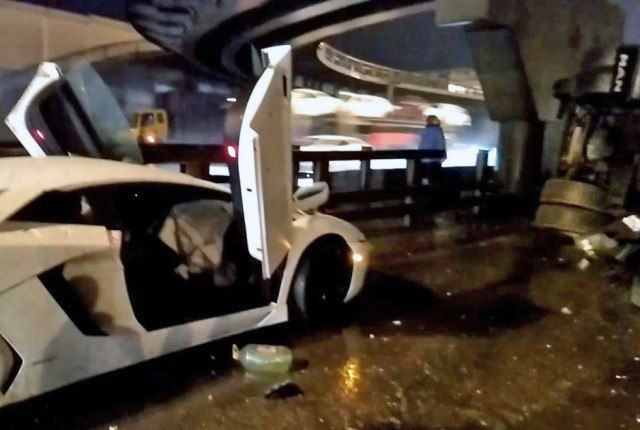 В Подмосковье девушка за рулем Lamborghini перевернула КамАЗ