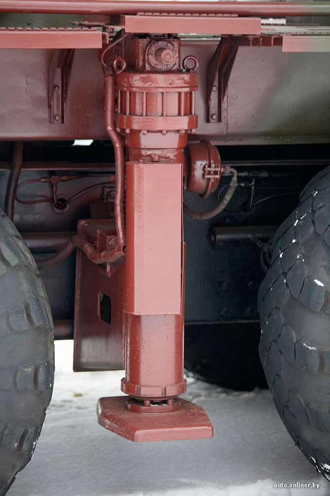 «Смерч»: двигатель — V12, 650 «лошадей» «Смерч»: двигатель — V12, 650 «лошадей»