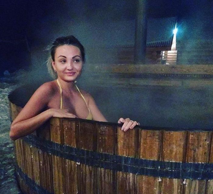 Девушки на крещенских купаниях