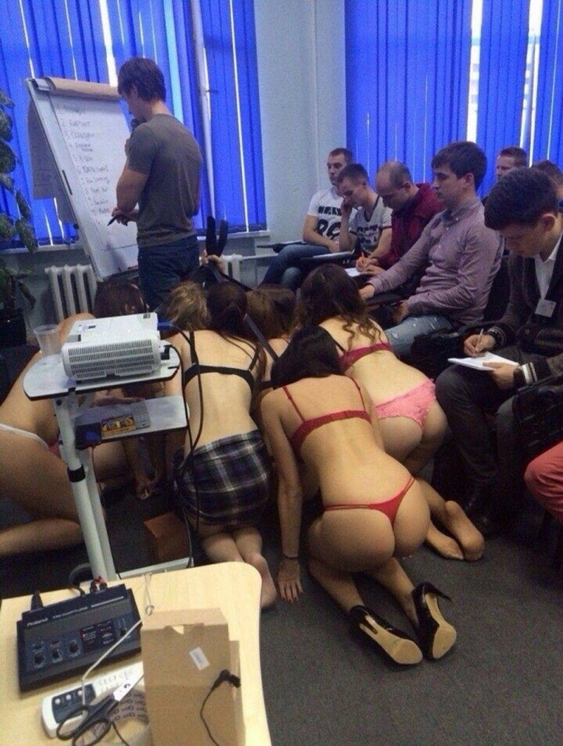 Забавные картинки с девушками