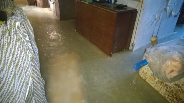 Дом пенсионера из Пермского края превратился в каток