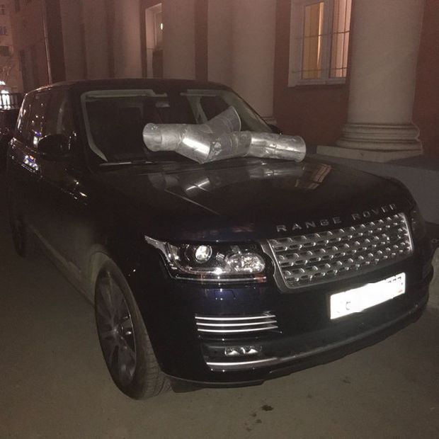 Тимуру Батрутдинову изуродовали внедорожник Range Rover за 5 миллионов рублей