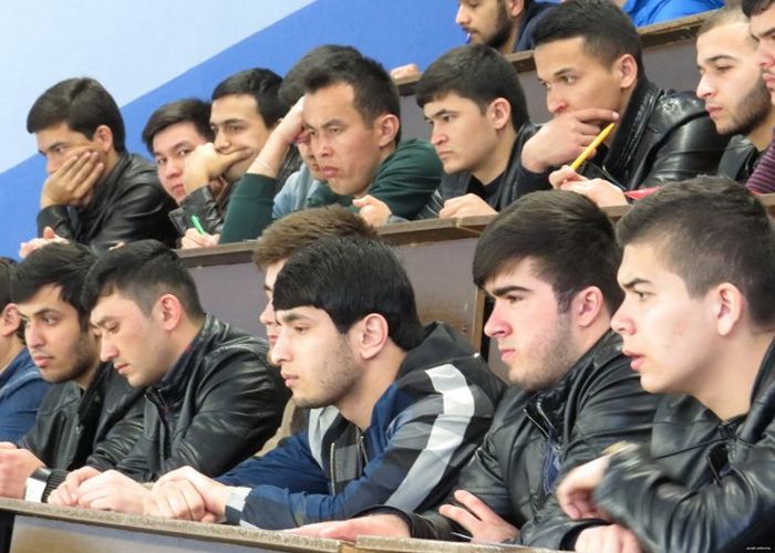 Таджикских пятикурсников белорусского ВУЗа показательно выдворяют из страны