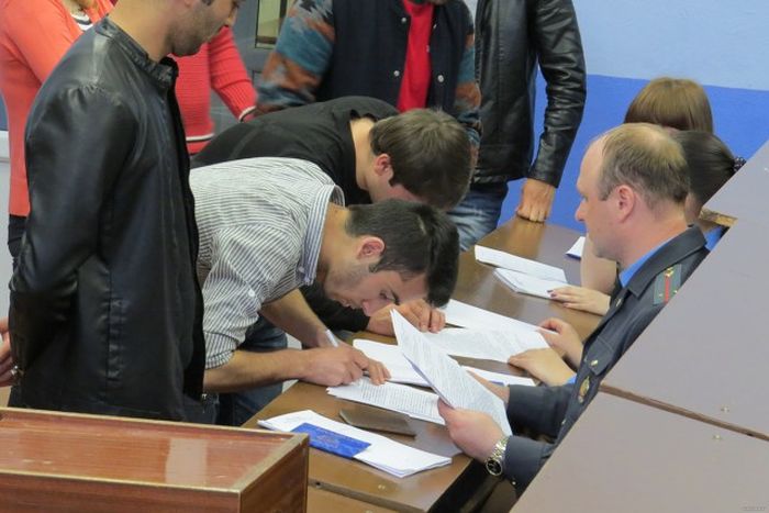 Таджикских пятикурсников белорусского ВУЗа показательно выдворяют из страны