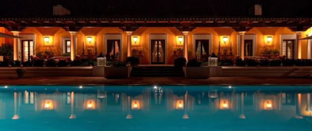 Уникальный особняк, который спускается под землю на 5 этажей
