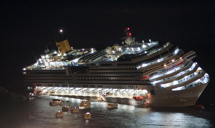Подъем круизного лайнера Costa Concordia Подъем круизного лайнера Costa Concordia