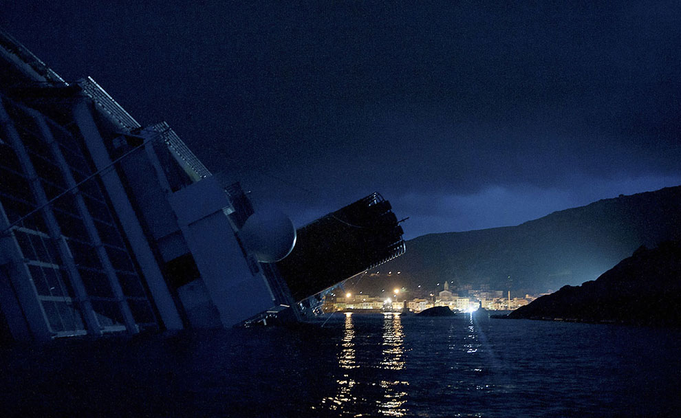 Подъем круизного лайнера Costa Concordia Подъем круизного лайнера Costa Concordia