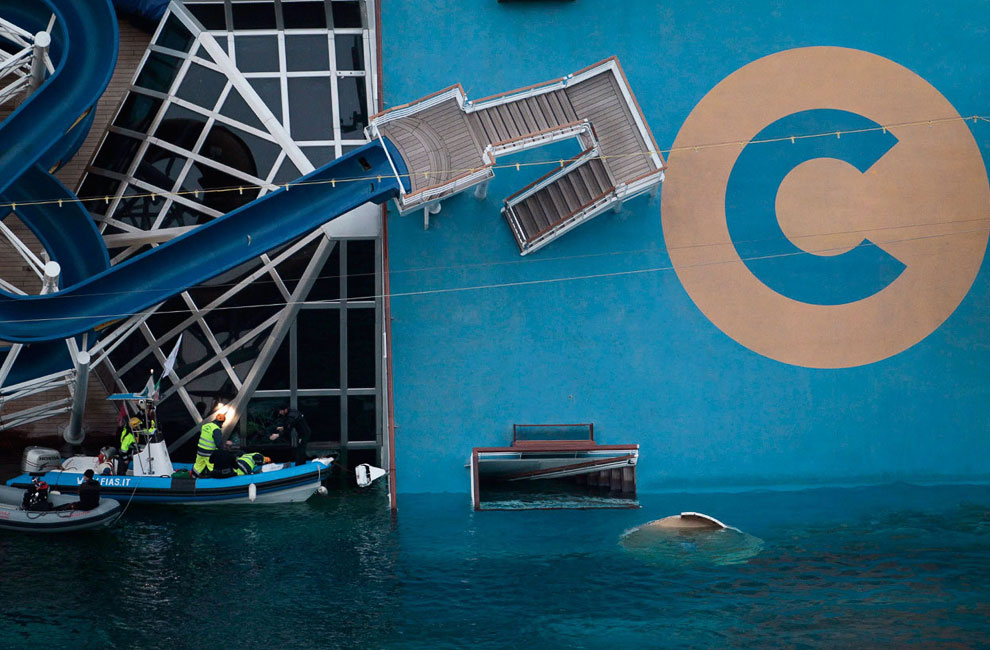 Подъем круизного лайнера Costa Concordia Подъем круизного лайнера Costa Concordia