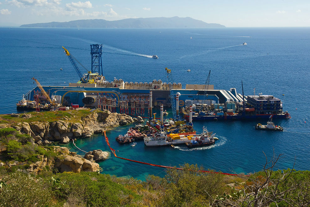 Подъем круизного лайнера Costa Concordia Подъем круизного лайнера Costa Concordia