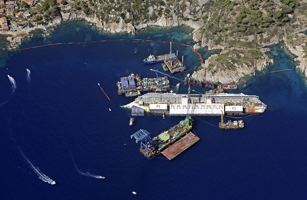 Подъем круизного лайнера Costa Concordia Подъем круизного лайнера Costa Concordia