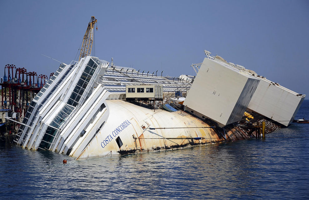 Подъем круизного лайнера Costa Concordia Подъем круизного лайнера Costa Concordia