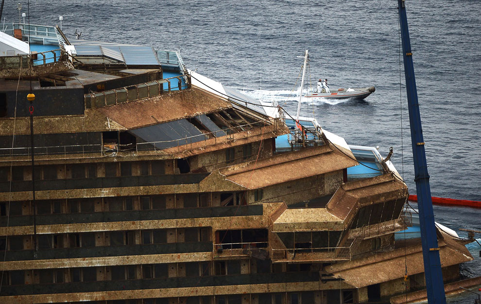 Подъем круизного лайнера Costa Concordia Подъем круизного лайнера Costa Concordia