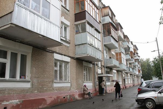 УК в Казани при помощи коллекторов пыталась "выбить долги" у 92-летнего ветерана