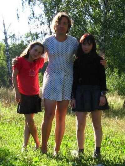 Мужик в платье (29 фото)